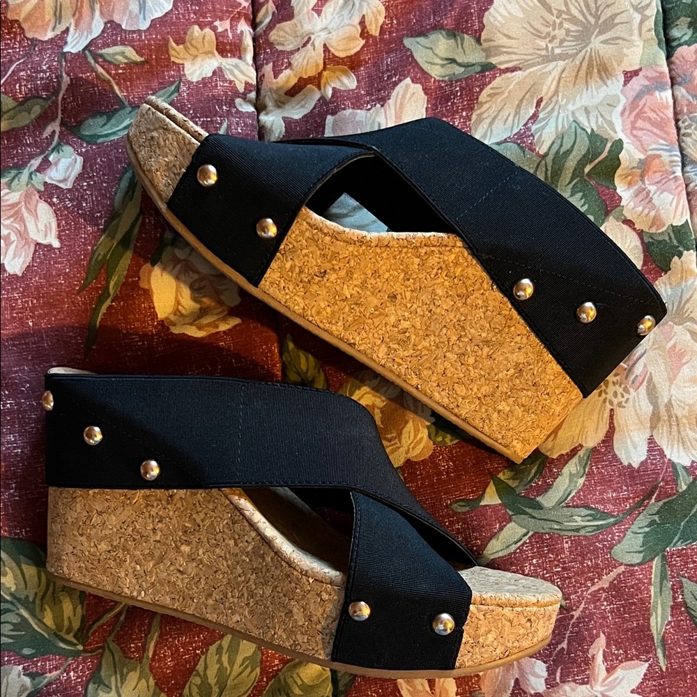 Shoe Dazzle Black and Tan Wedge Sandals with Studs